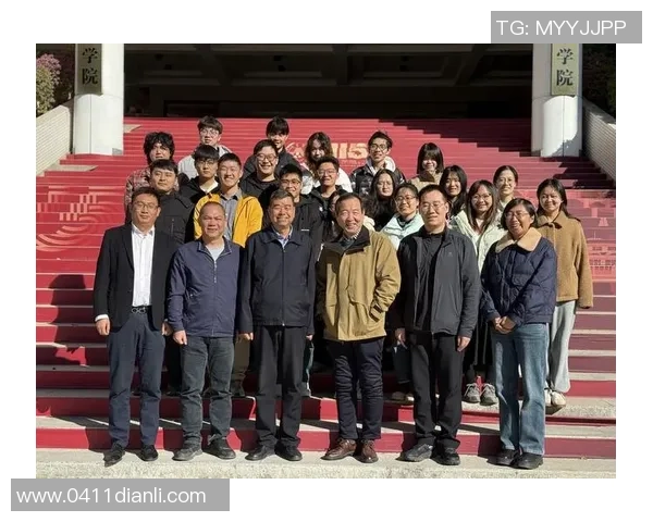 深圳攀岩队协作研究:提升团队配合与竞技水平的探索之路 深圳攀岩队协作研究:提升团队配合与竞技水平的探索之路